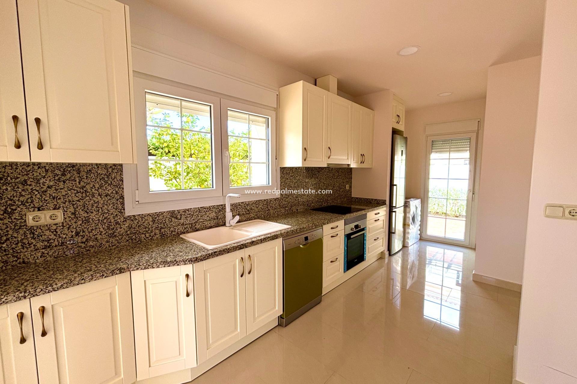 Resale - Villa -
Orihuela Costa - Costa Blanca