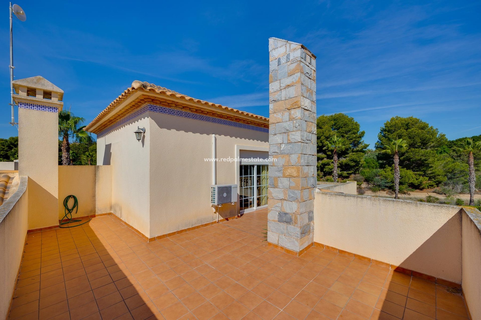 Resale - Villa -
Orihuela Costa - Costa Blanca