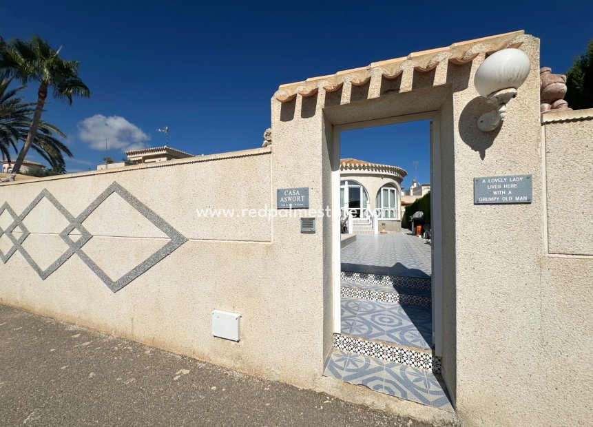 Resale - Villa -
Orihuela Costa - Costa Blanca