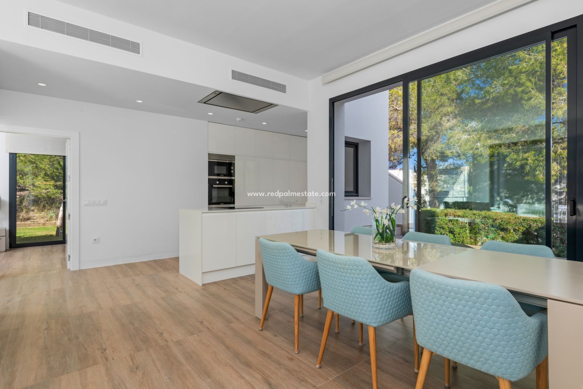 Resale - Villa -
Orihuela Costa - Costa Blanca