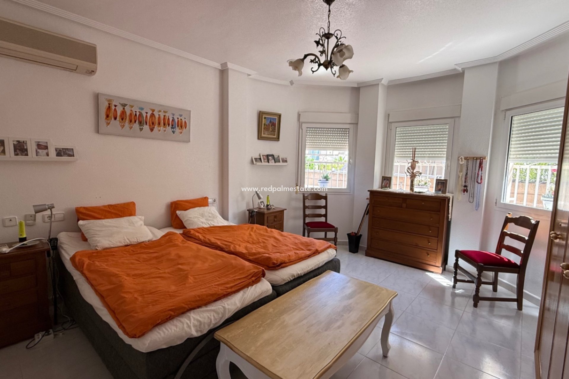 Resale - Villa -
Orihuela Costa - Costa Blanca