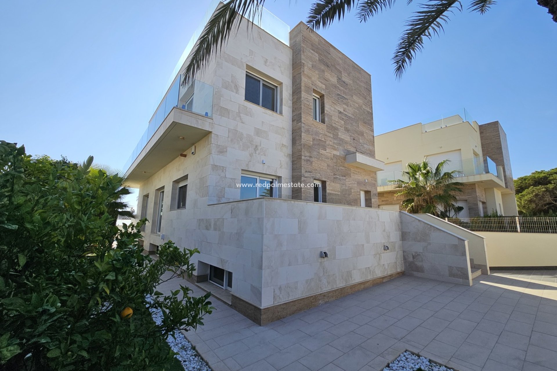 Resale - Villa -
Orihuela Costa - Costa Blanca