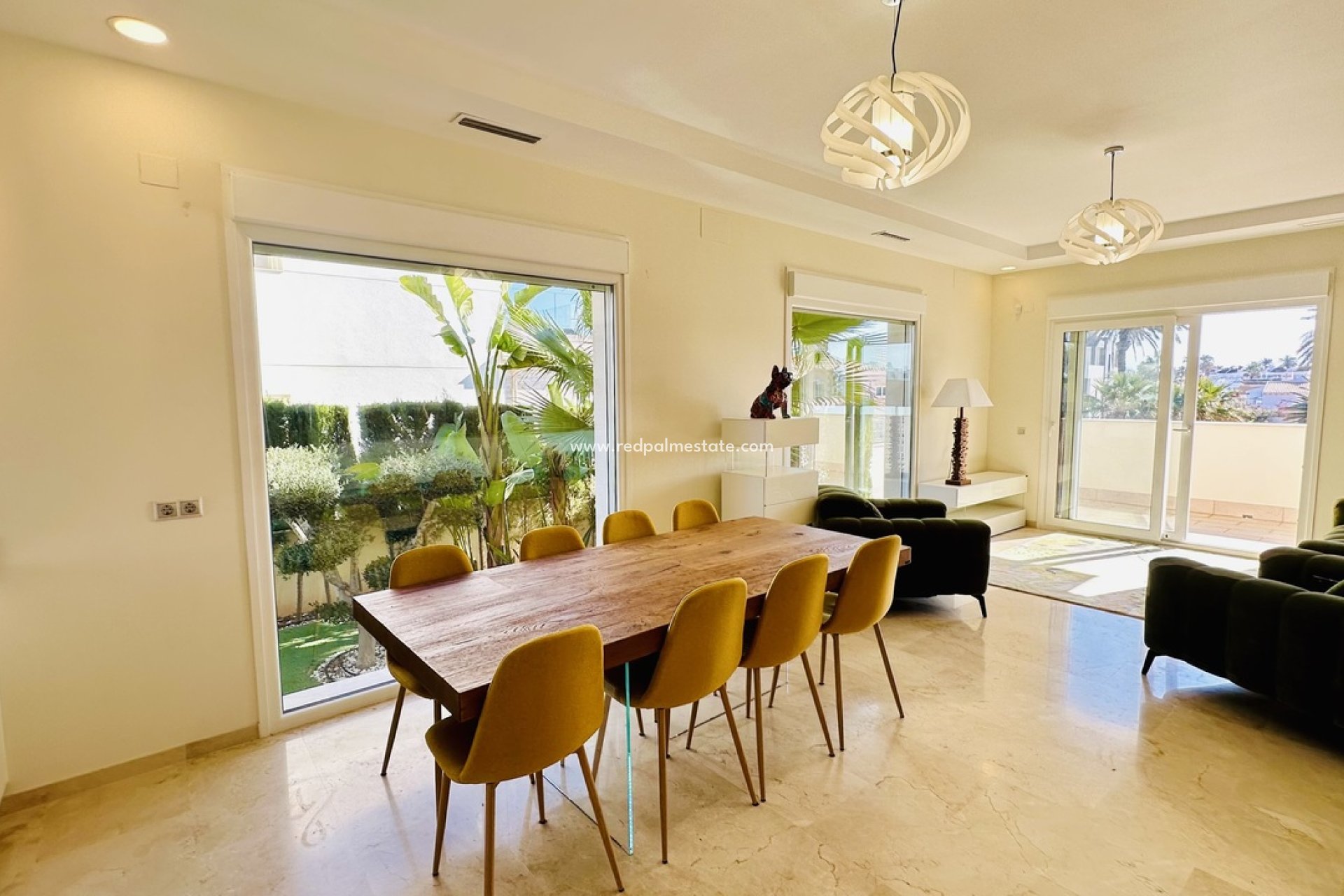 Resale - Villa -
Orihuela Costa - Costa Blanca