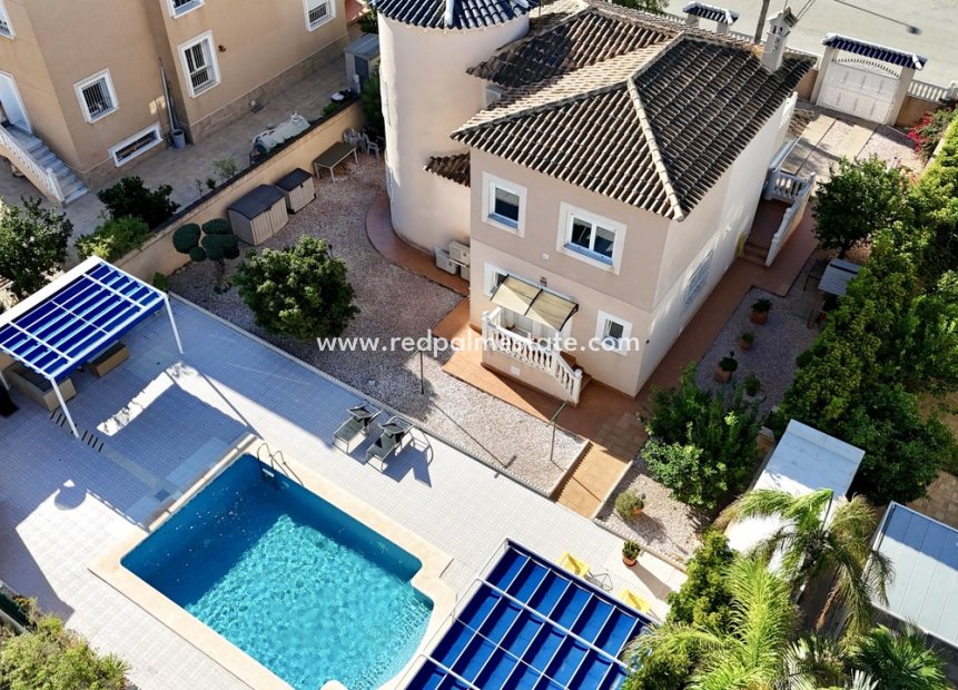 Resale - Villa -
Orihuela Costa - Costa Blanca