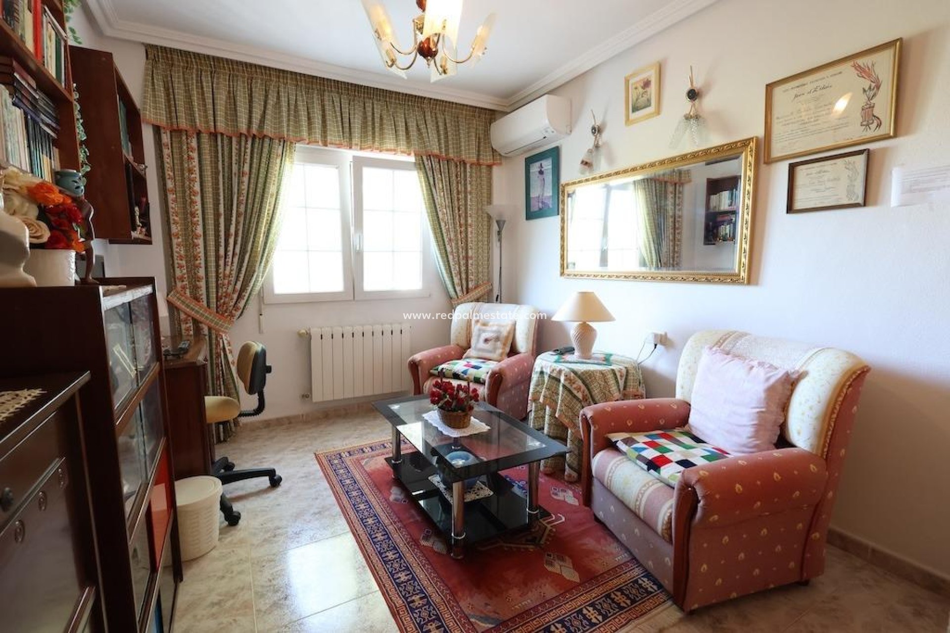 Resale - Villa -
Orihuela Costa - Costa Blanca