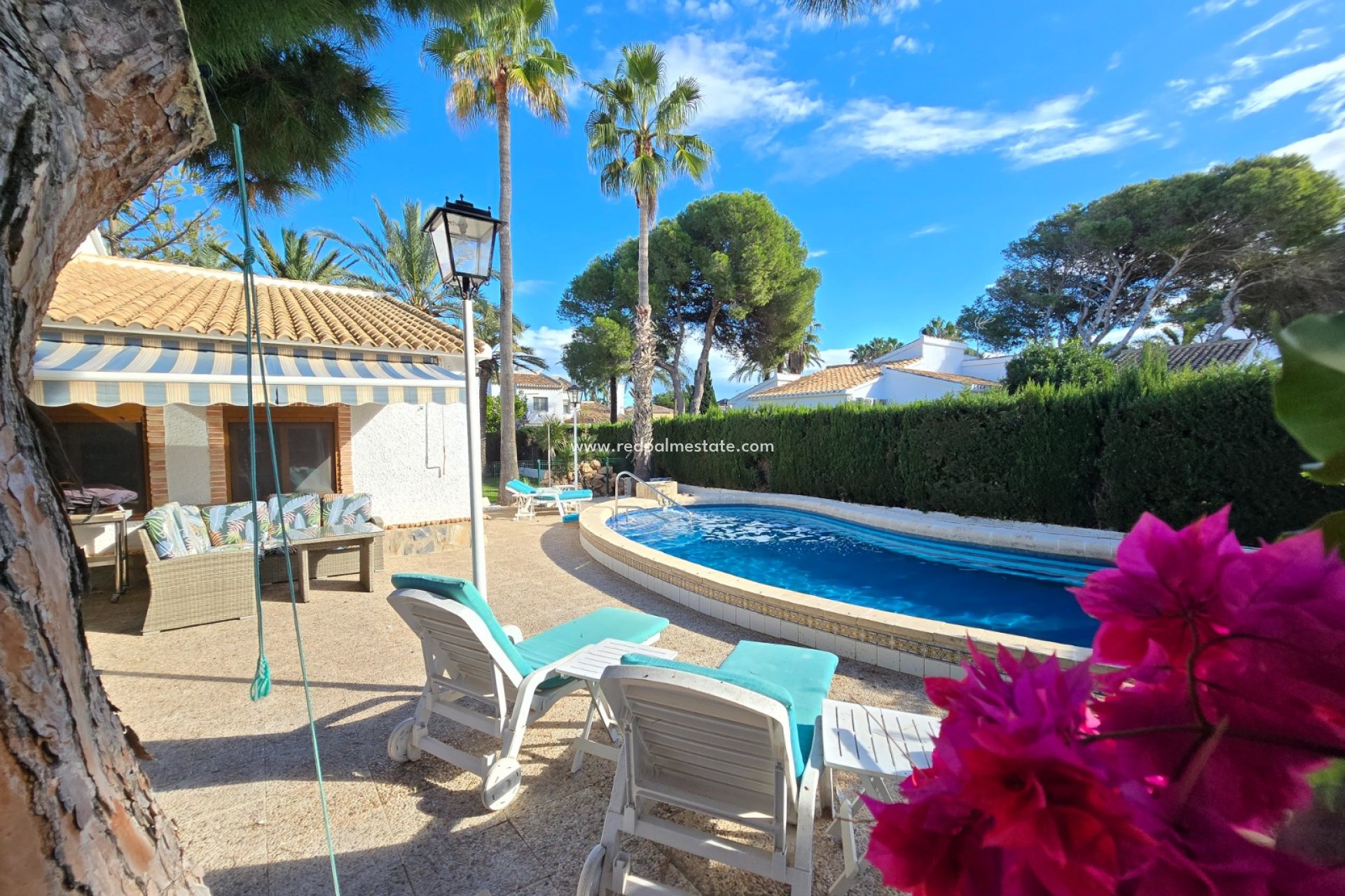 Resale - Villa -
Orihuela Costa - Costa Blanca