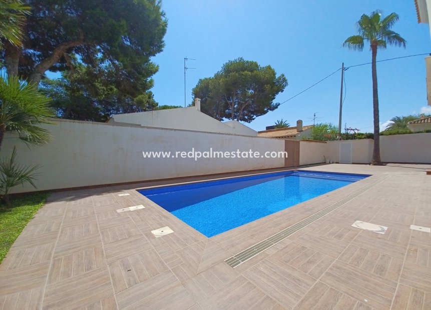 Resale - Villa -
Orihuela Costa - Costa Blanca