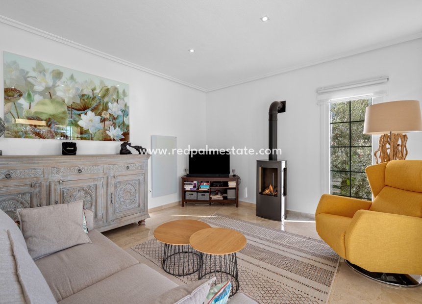 Resale - Villa -
Orihuela Costa - Costa Blanca