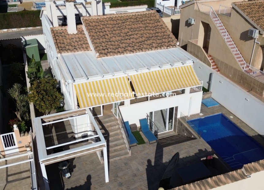 Resale - Villa -
Orihuela Costa - Costa Blanca