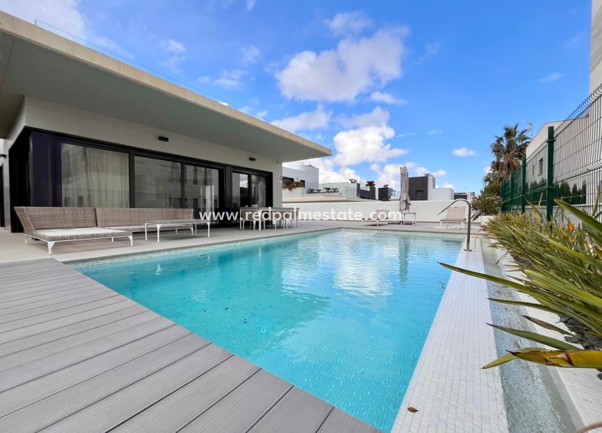 Resale - Villa -
Orihuela Costa - Dehesa de campoamor