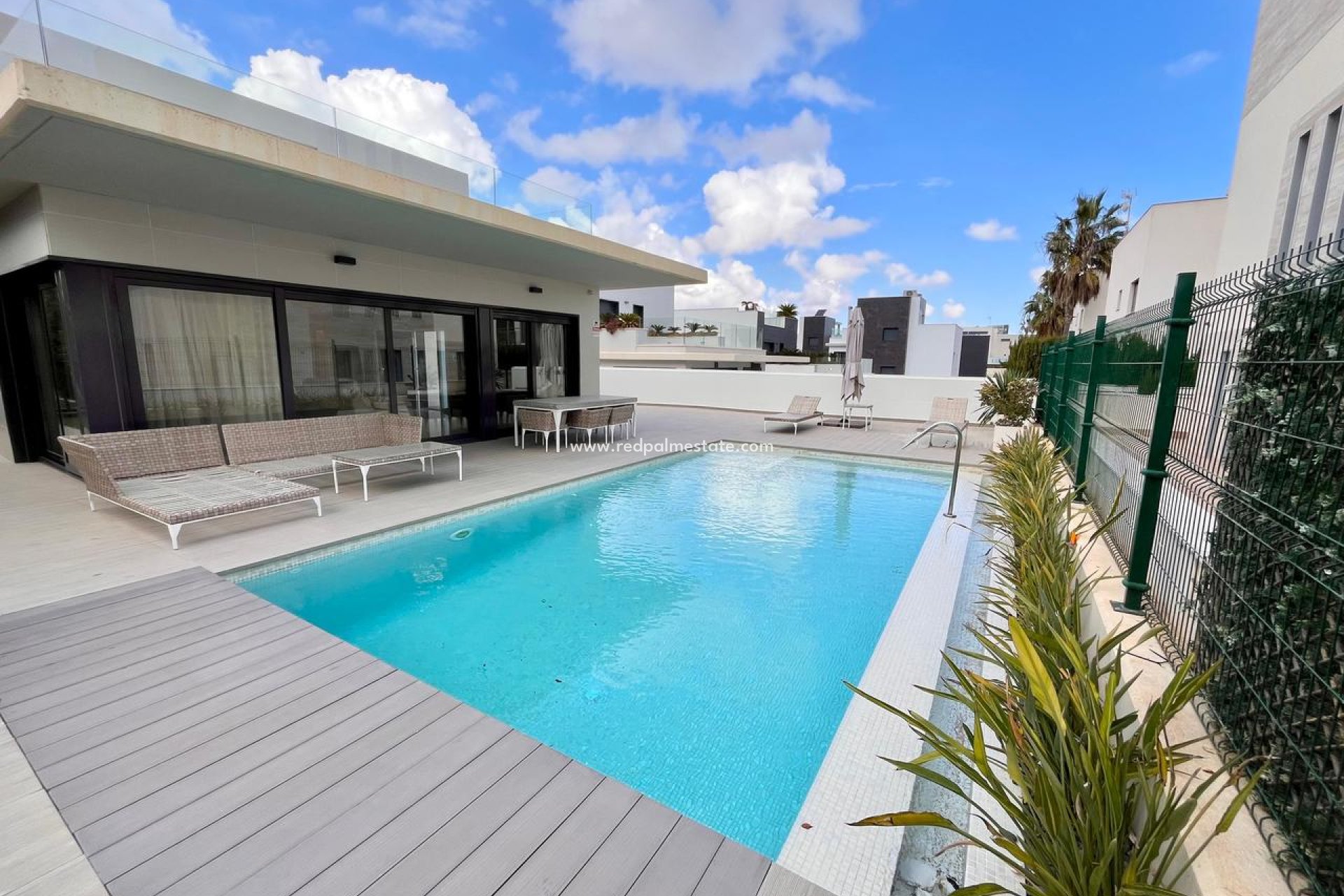 Resale - Villa -
Orihuela Costa - Dehesa de campoamor