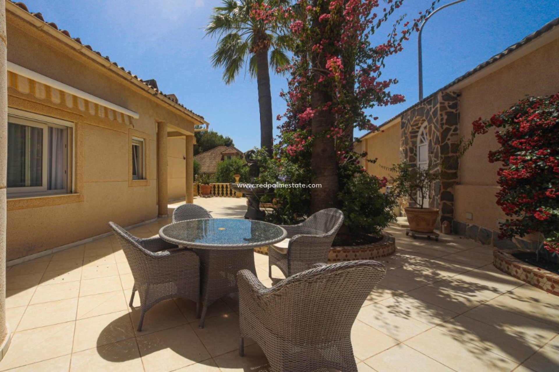 Resale - Villa -
Orihuela Costa - Dehesa de campoamor