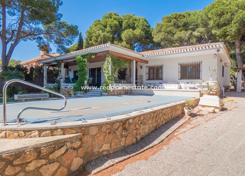 Resale - Villa -
Orihuela Costa - Dehesa de campoamor