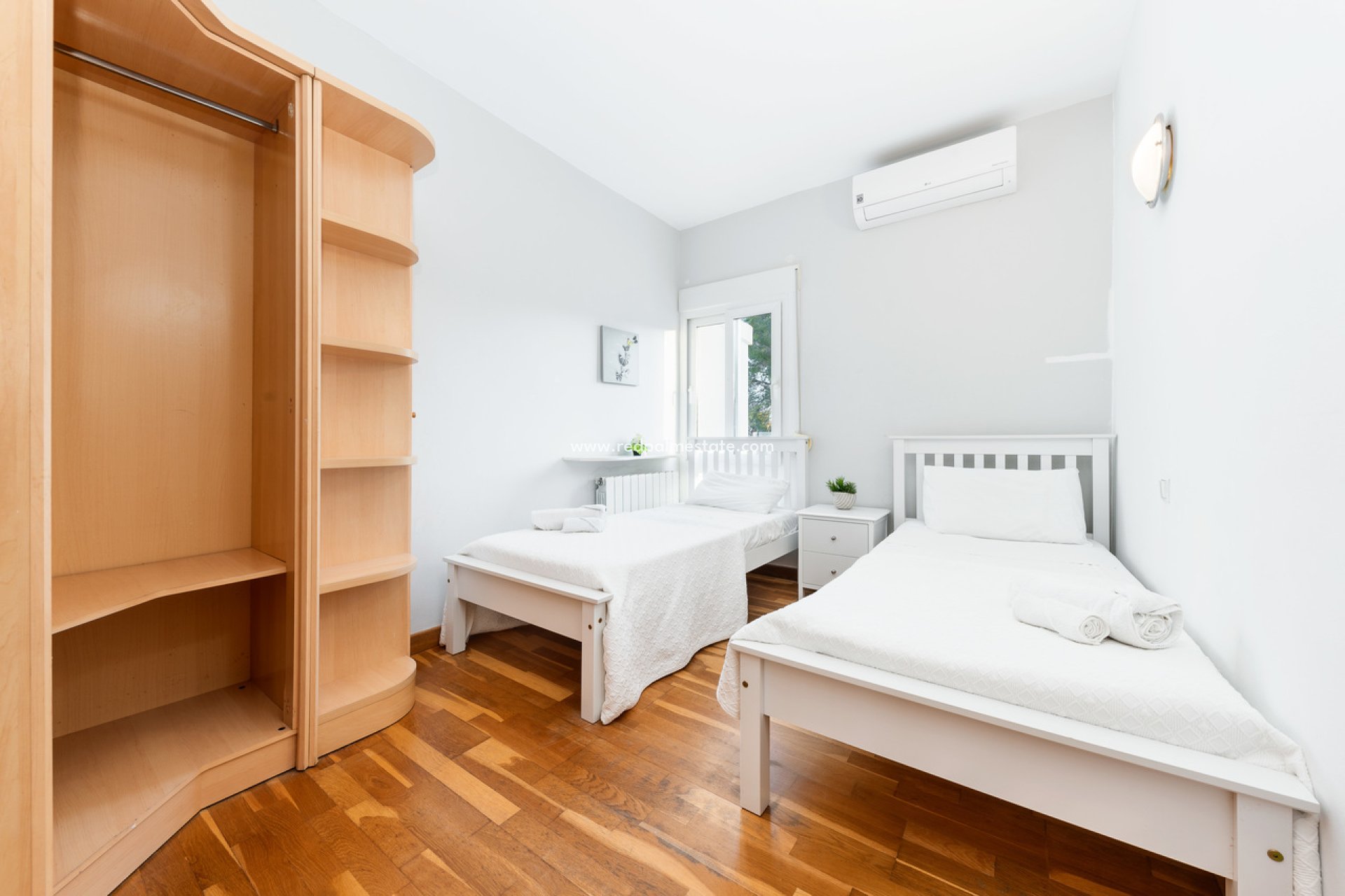 Resale - Villa -
Orihuela Costa - Dehesa de campoamor