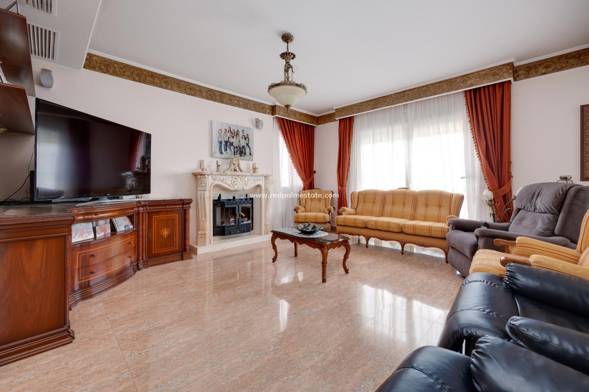 Resale - Villa -
Orihuela Costa - Hurchillo