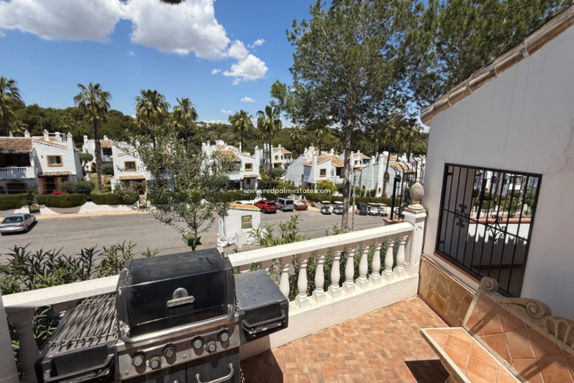 Resale - Villa -
Orihuela Costa - Inland