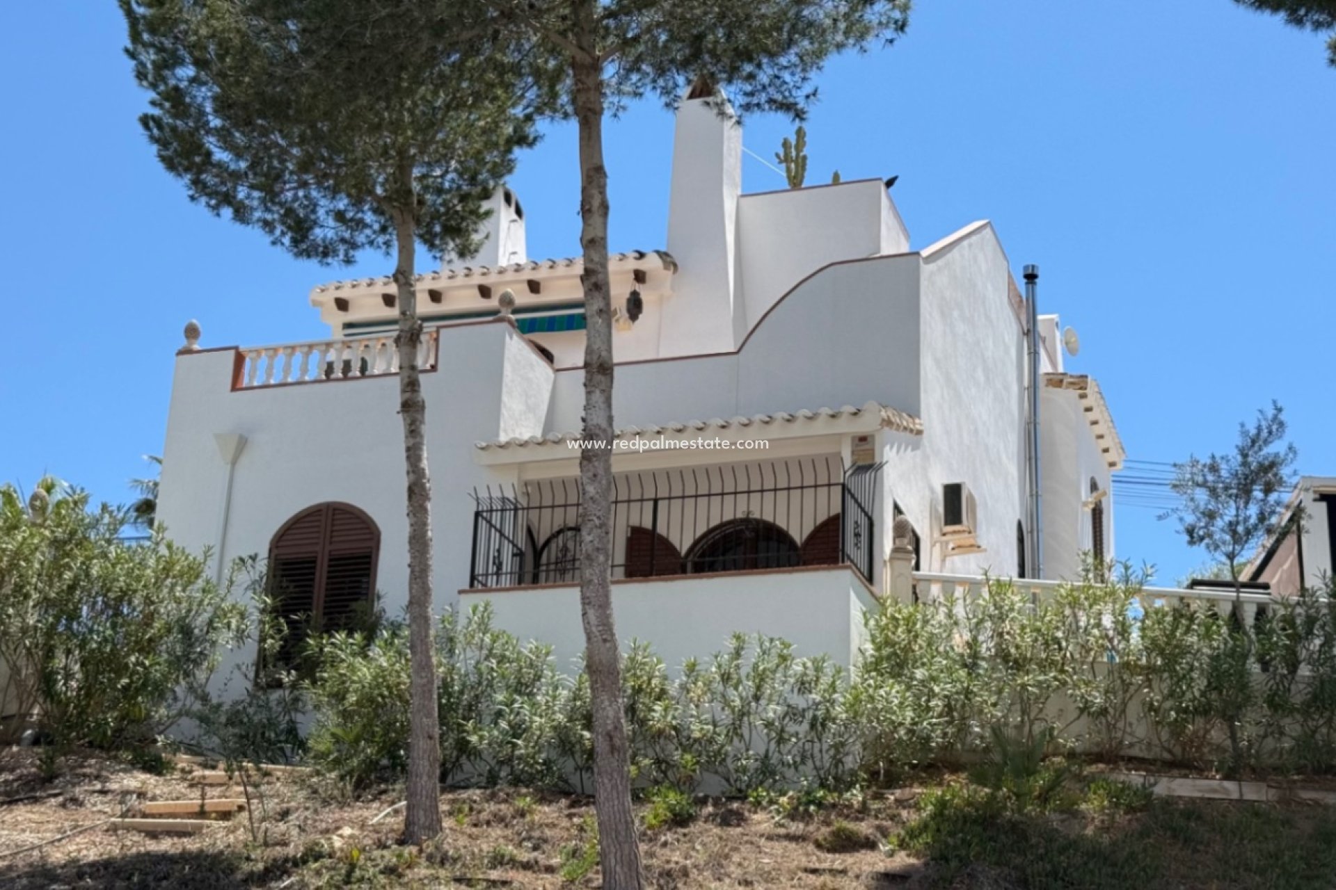 Resale - Villa -
Orihuela Costa - Inland