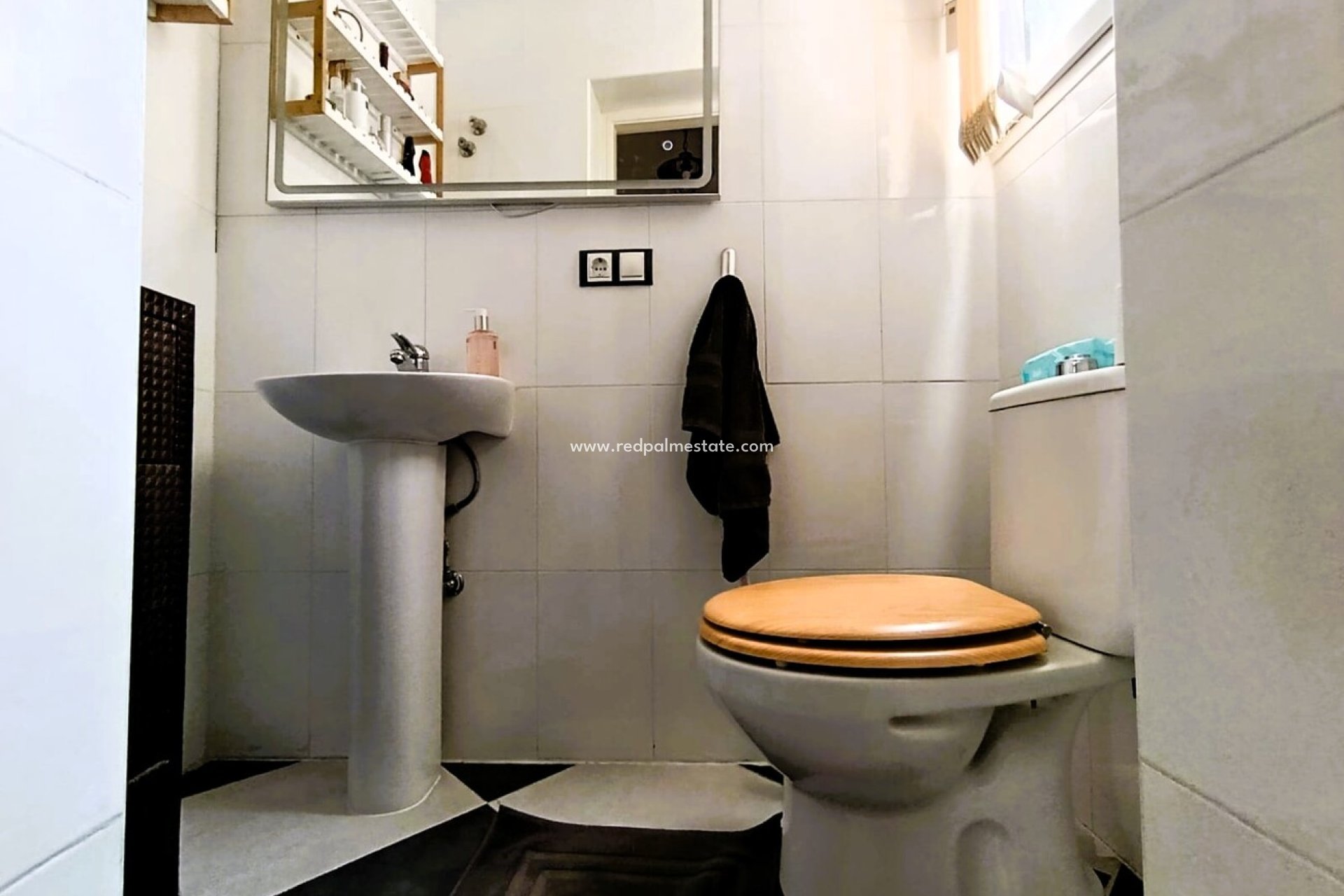 Resale - Villa -
Orihuela Costa - Inland