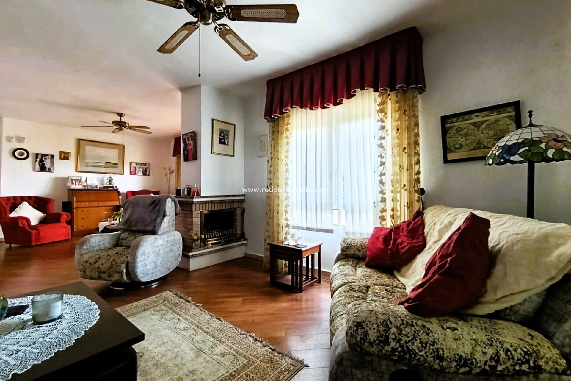 Resale - Villa -
Orihuela Costa - Inland