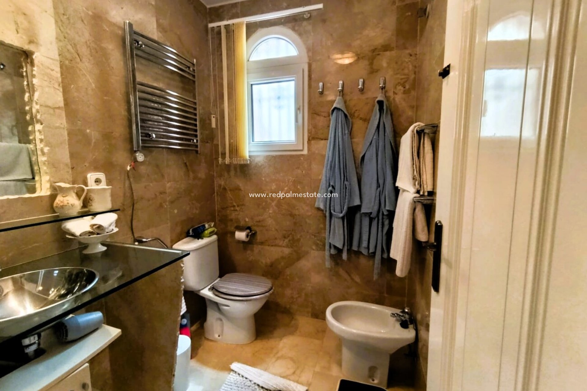 Resale - Villa -
Orihuela Costa - Inland