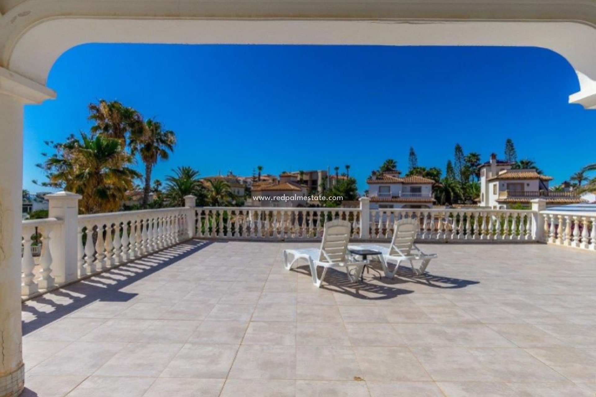 Resale - Villa -
Orihuela Costa - Inland