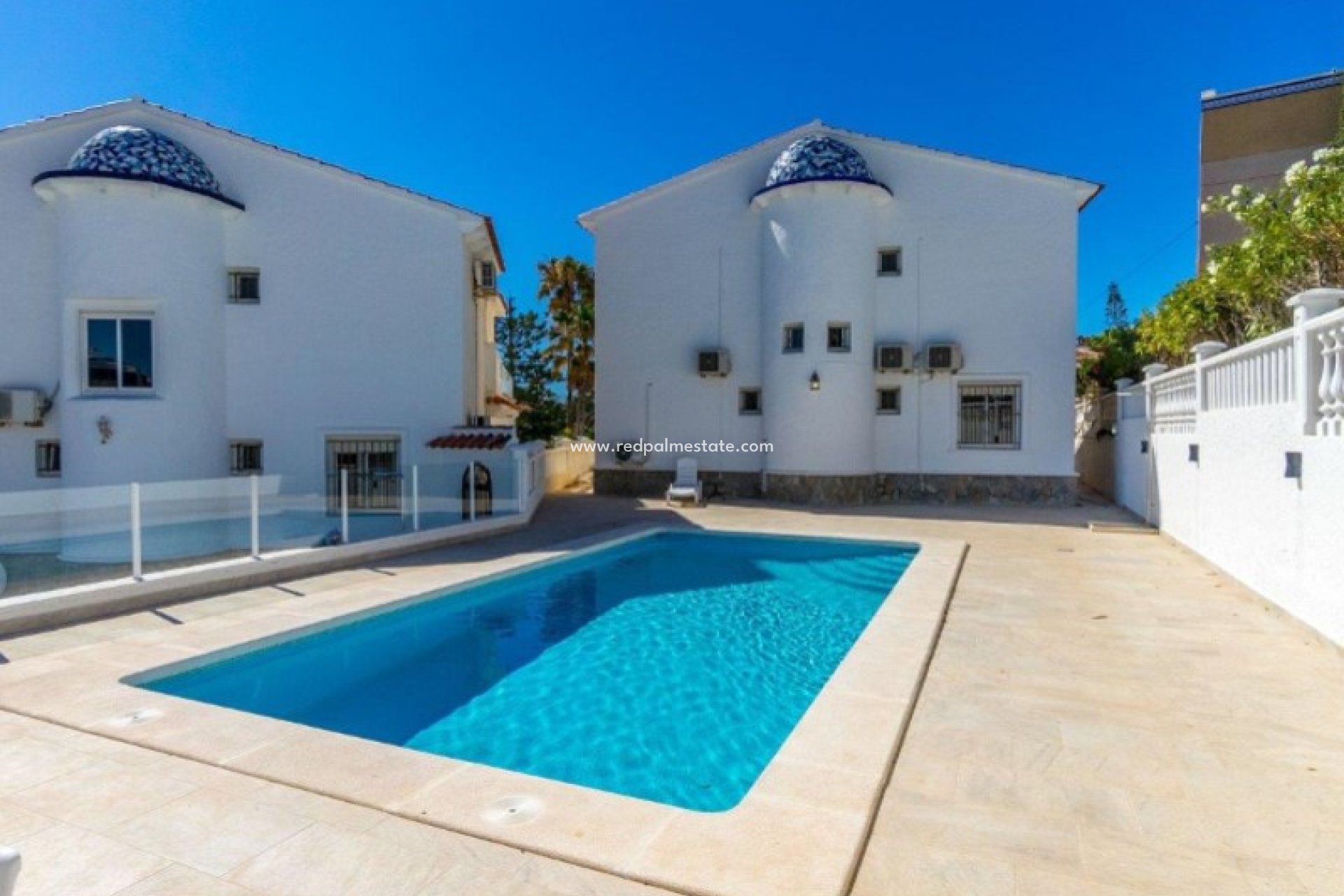 Resale - Villa -
Orihuela Costa - Inland