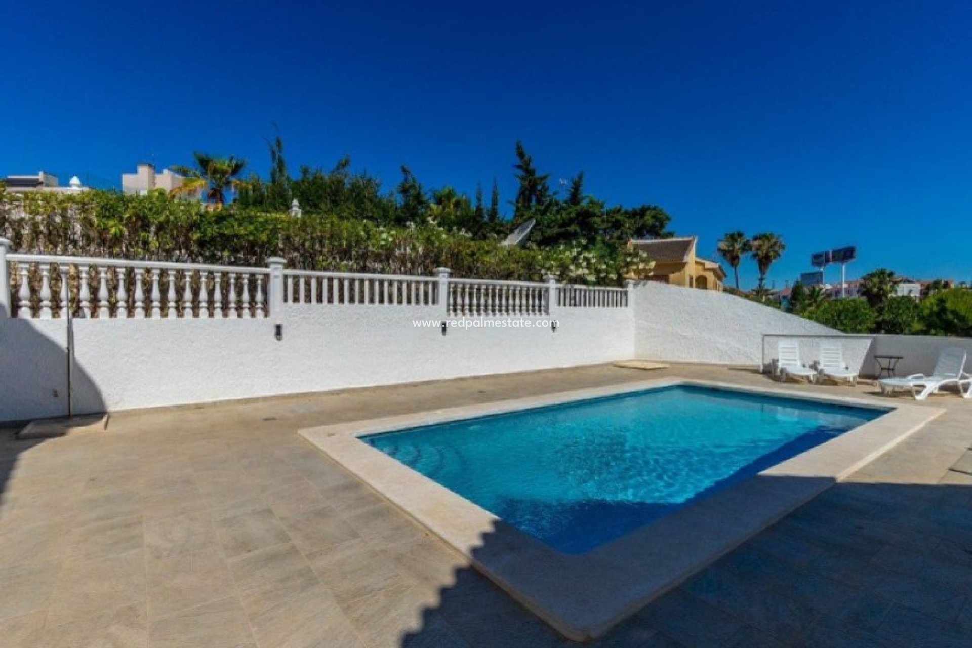 Resale - Villa -
Orihuela Costa - Inland