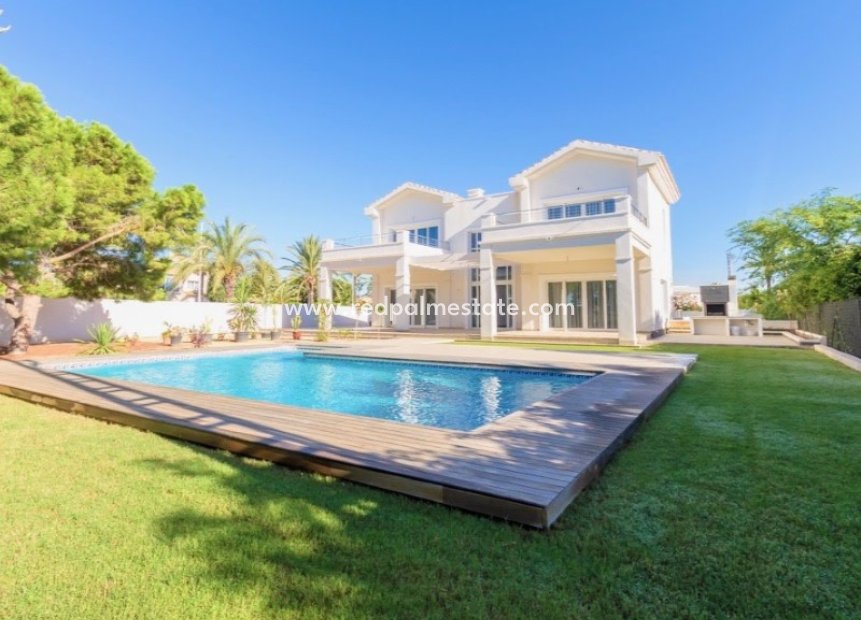 Resale - Villa -
Orihuela Costa - Inland