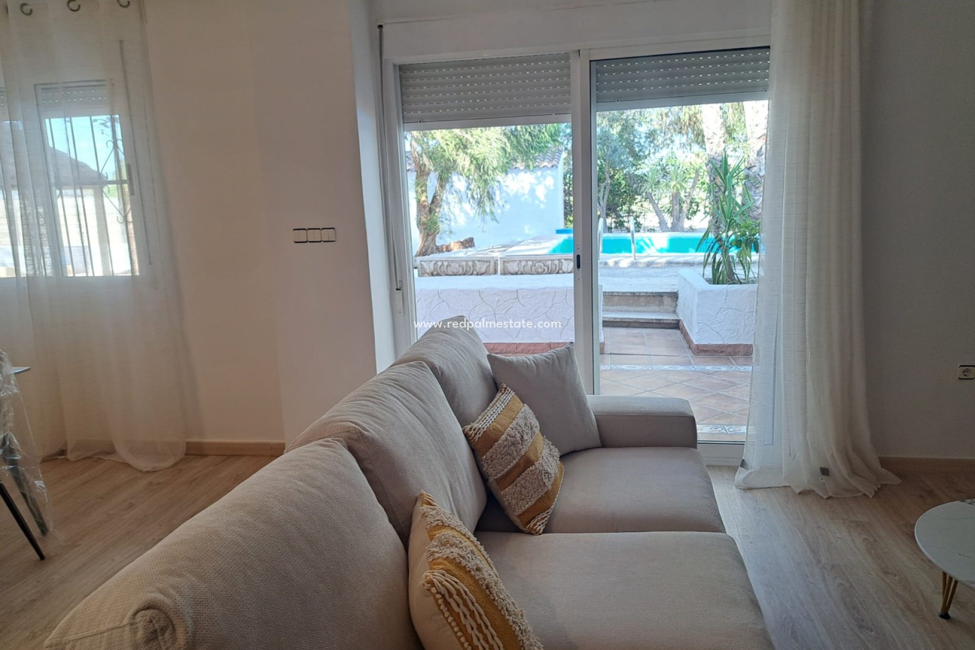 Resale - Villa -
Orihuela Costa - Inland