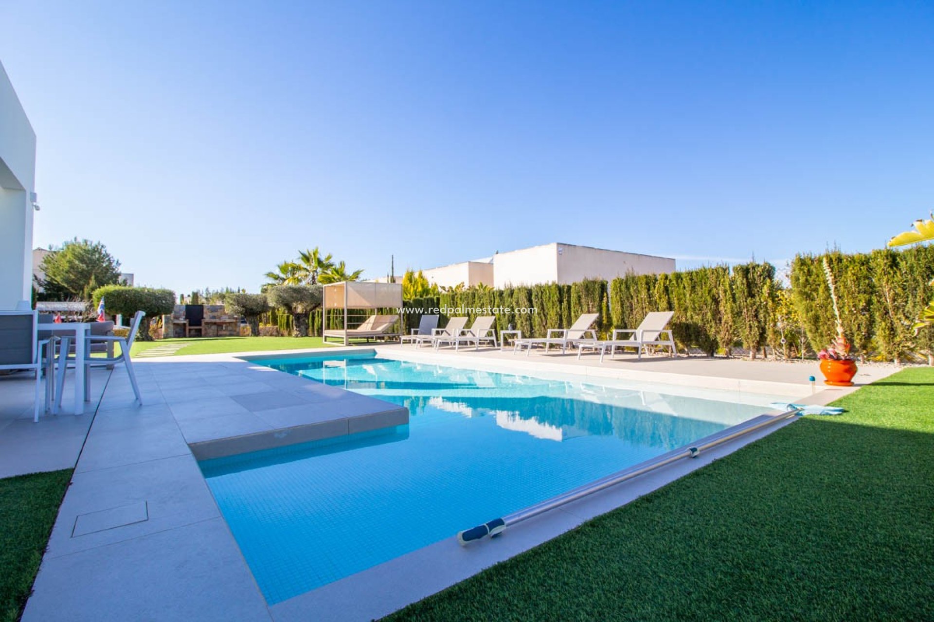 Resale - Villa -
Orihuela Costa - Inland