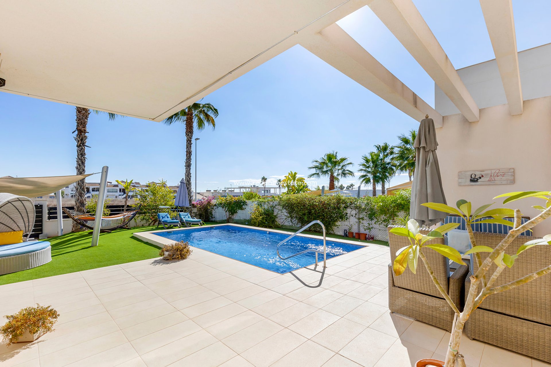 Resale - Villa -
Orihuela Costa - Inland