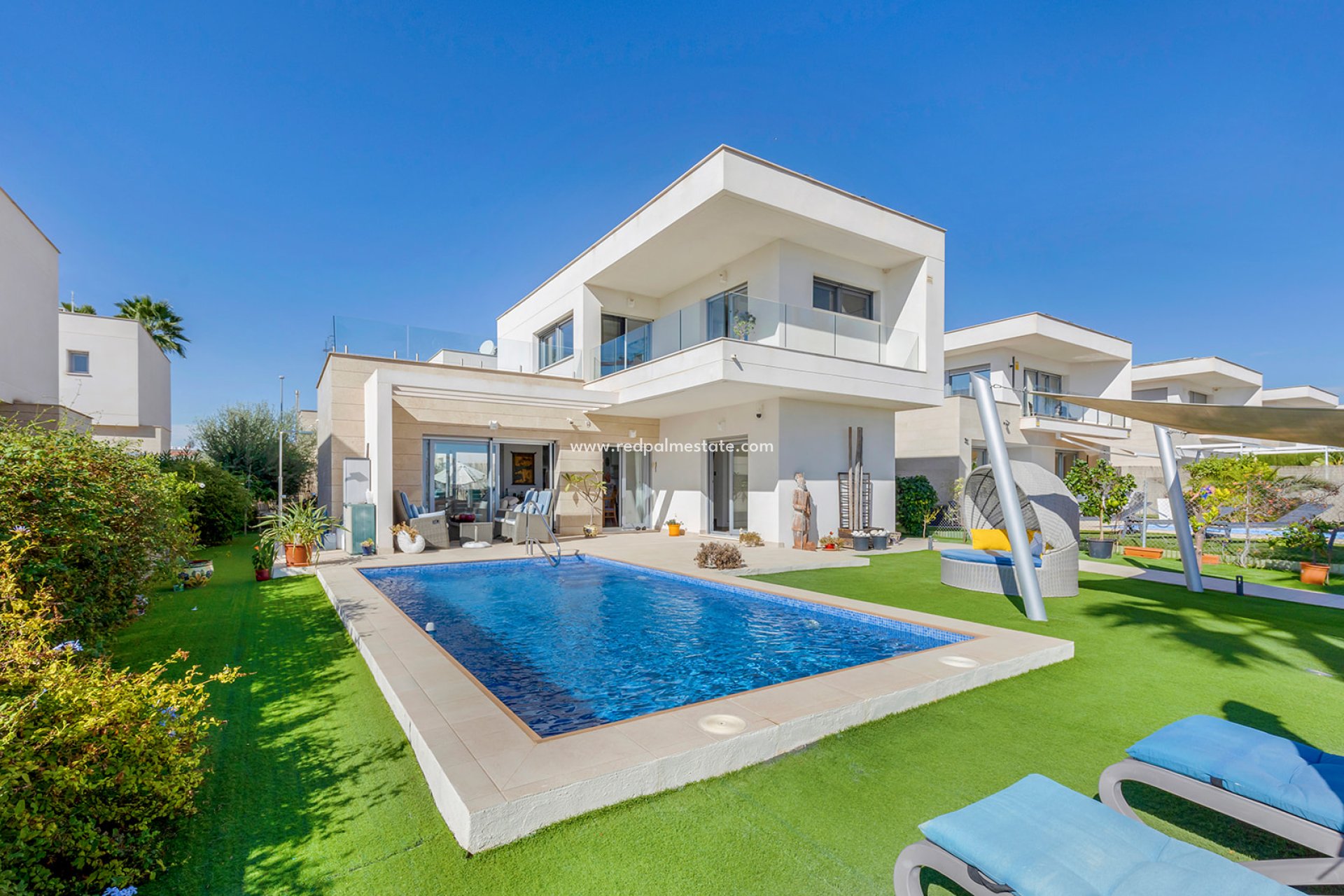 Resale - Villa -
Orihuela Costa - Inland