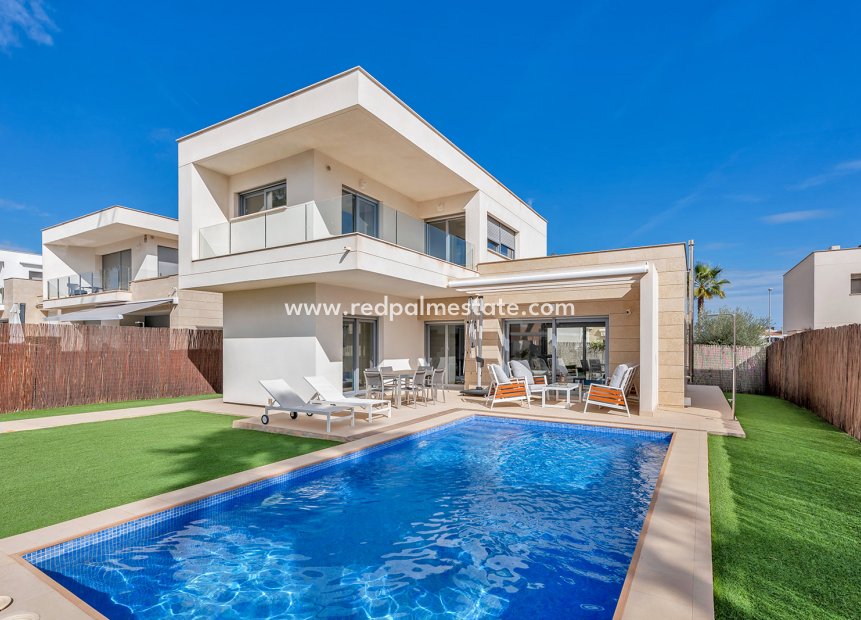 Resale - Villa -
Orihuela Costa - Inland