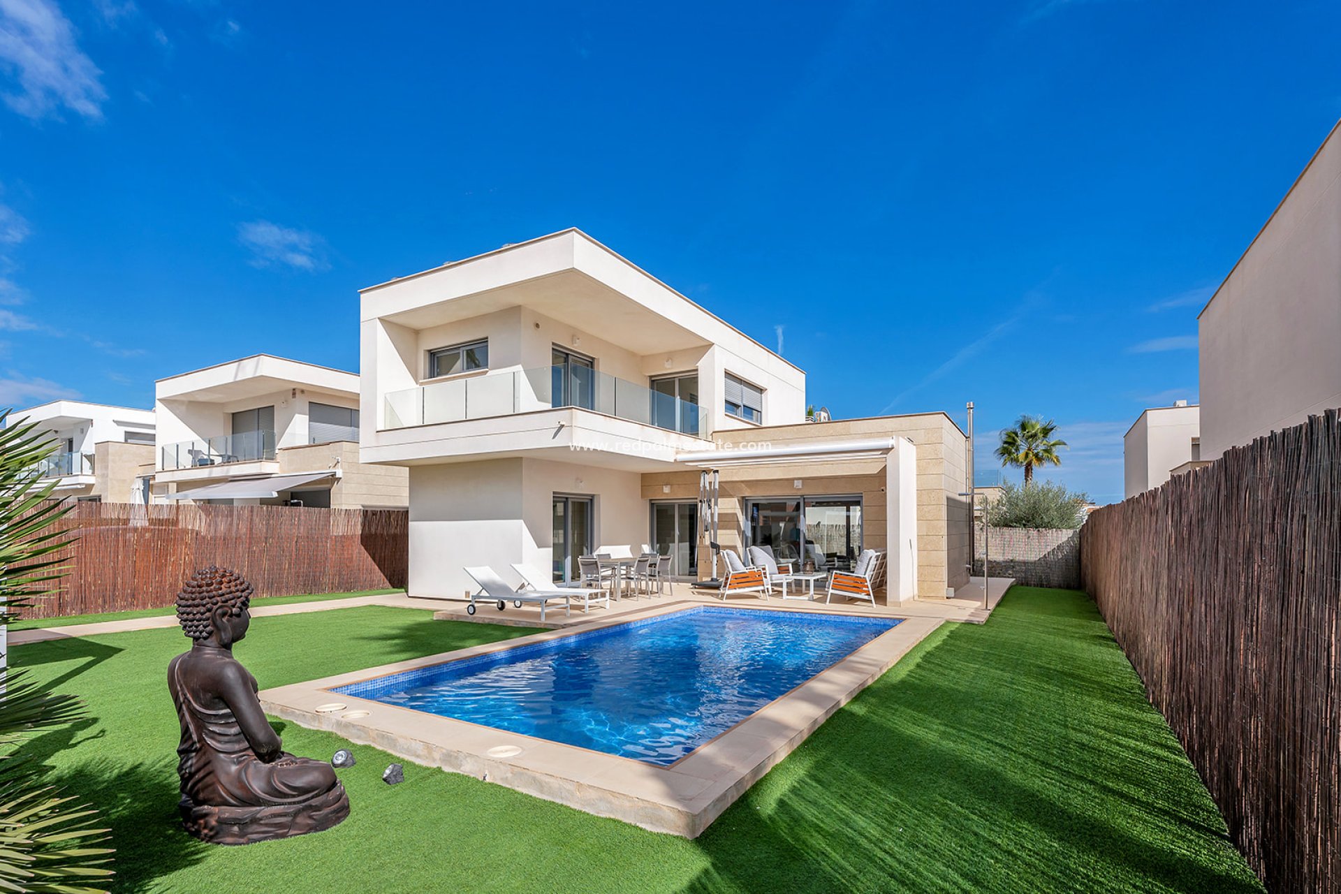 Resale - Villa -
Orihuela Costa - Inland