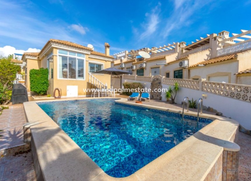 Resale - Villa -
Orihuela Costa - Inland