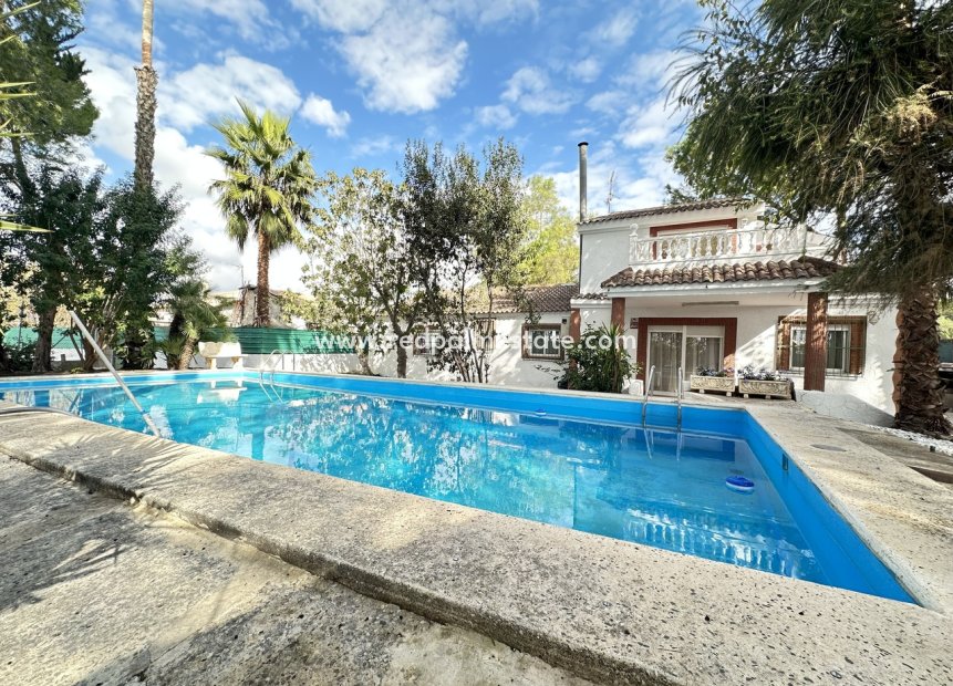 Resale - Villa -
Orihuela Costa - Inland