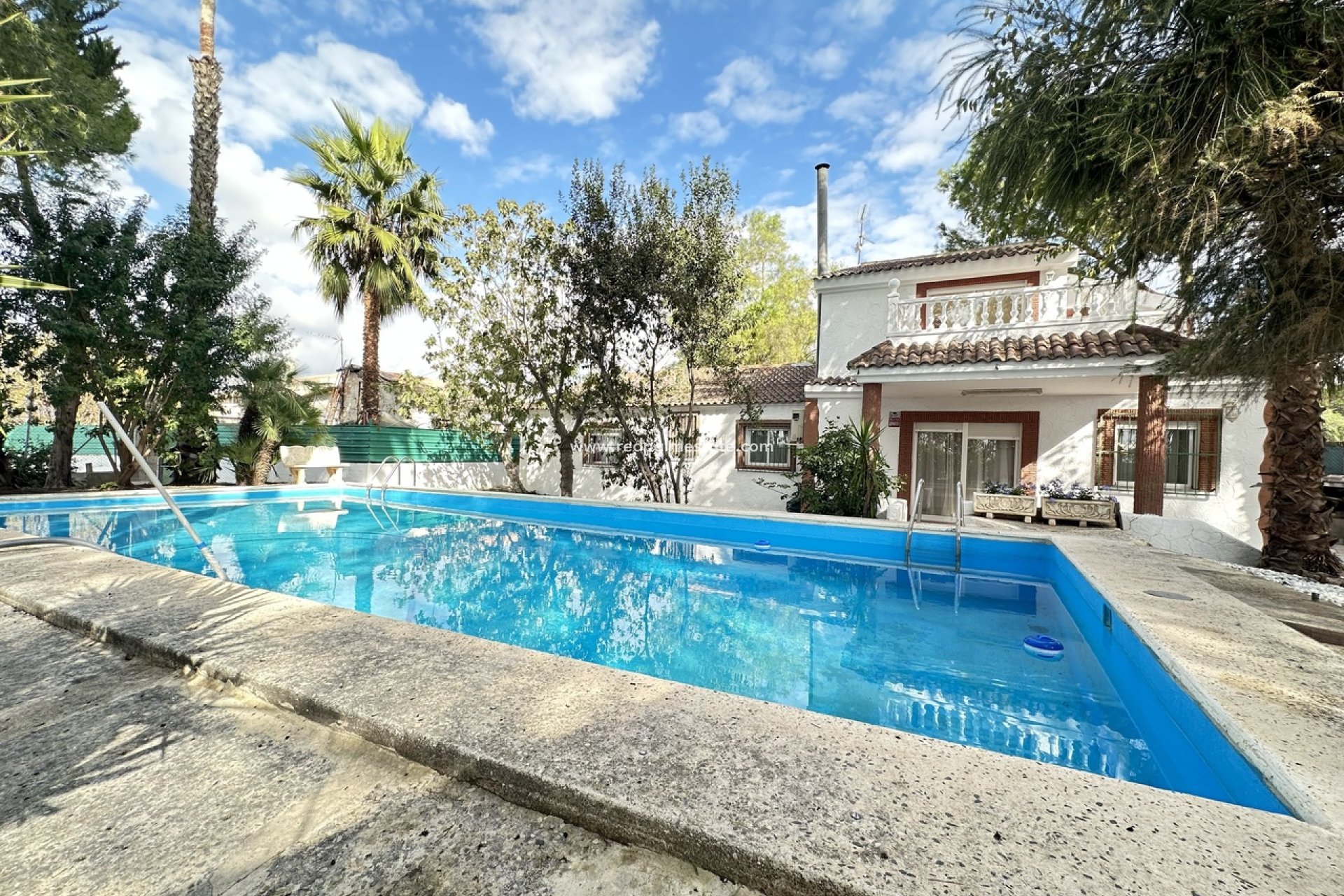 Resale - Villa -
Orihuela Costa - Inland