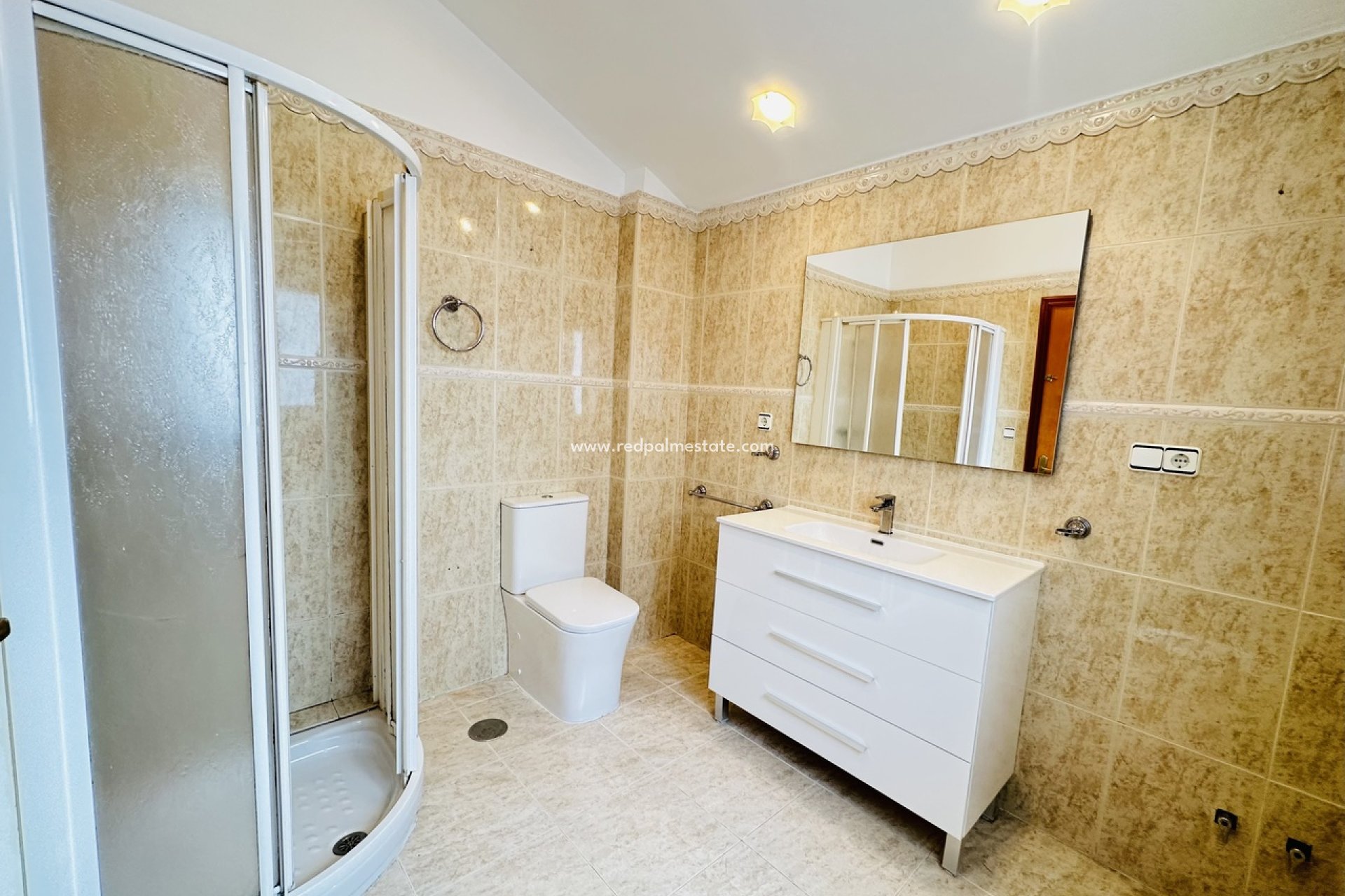 Resale - Villa -
Orihuela Costa - Inland