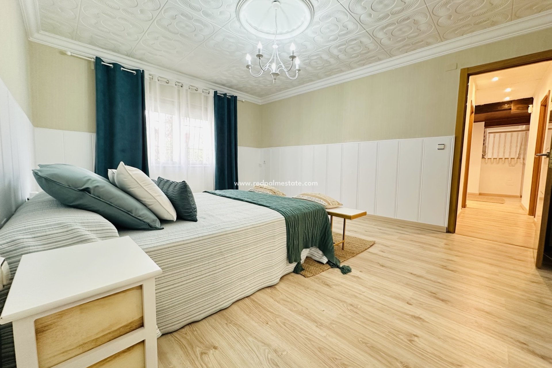 Resale - Villa -
Orihuela Costa - Inland