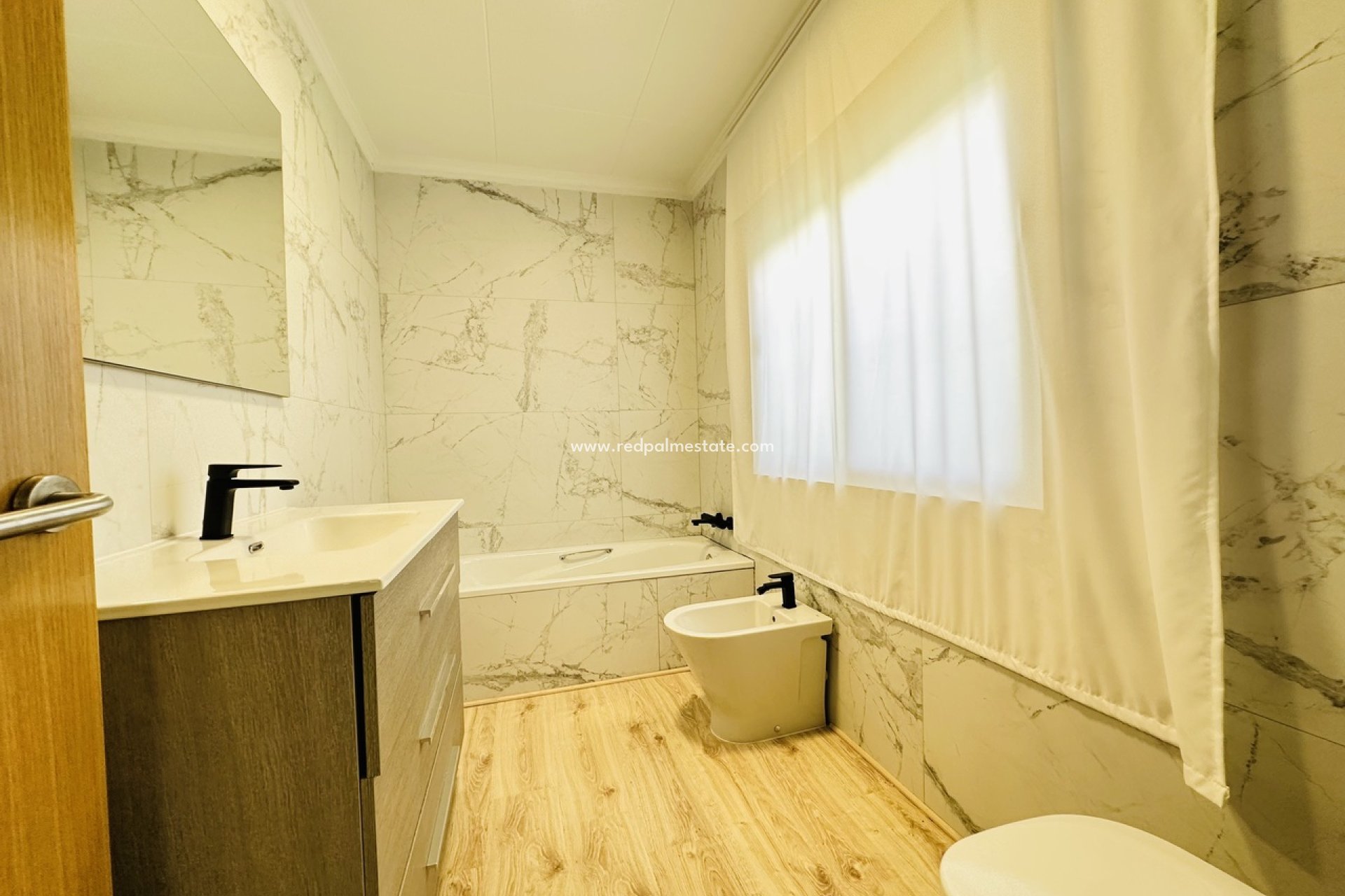 Resale - Villa -
Orihuela Costa - Inland