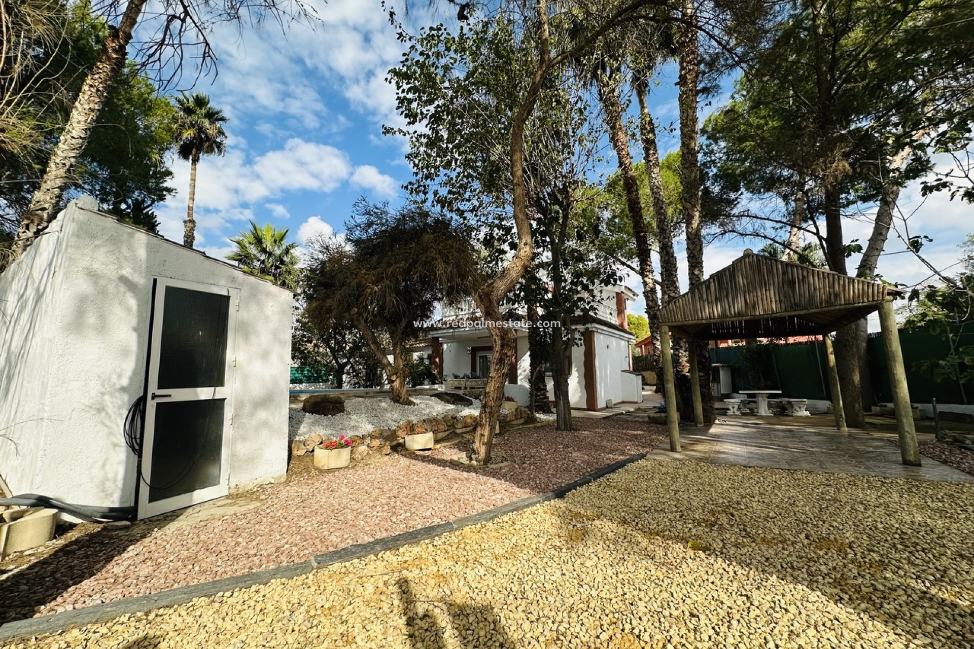 Resale - Villa -
Orihuela Costa - Inland