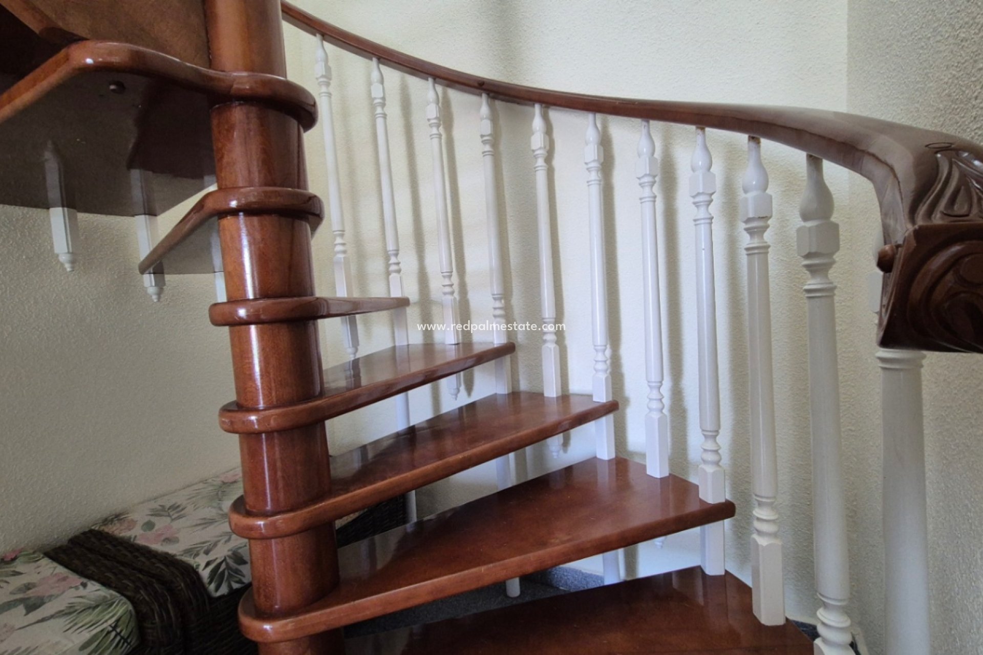 Resale - Villa -
Orihuela Costa - Inland