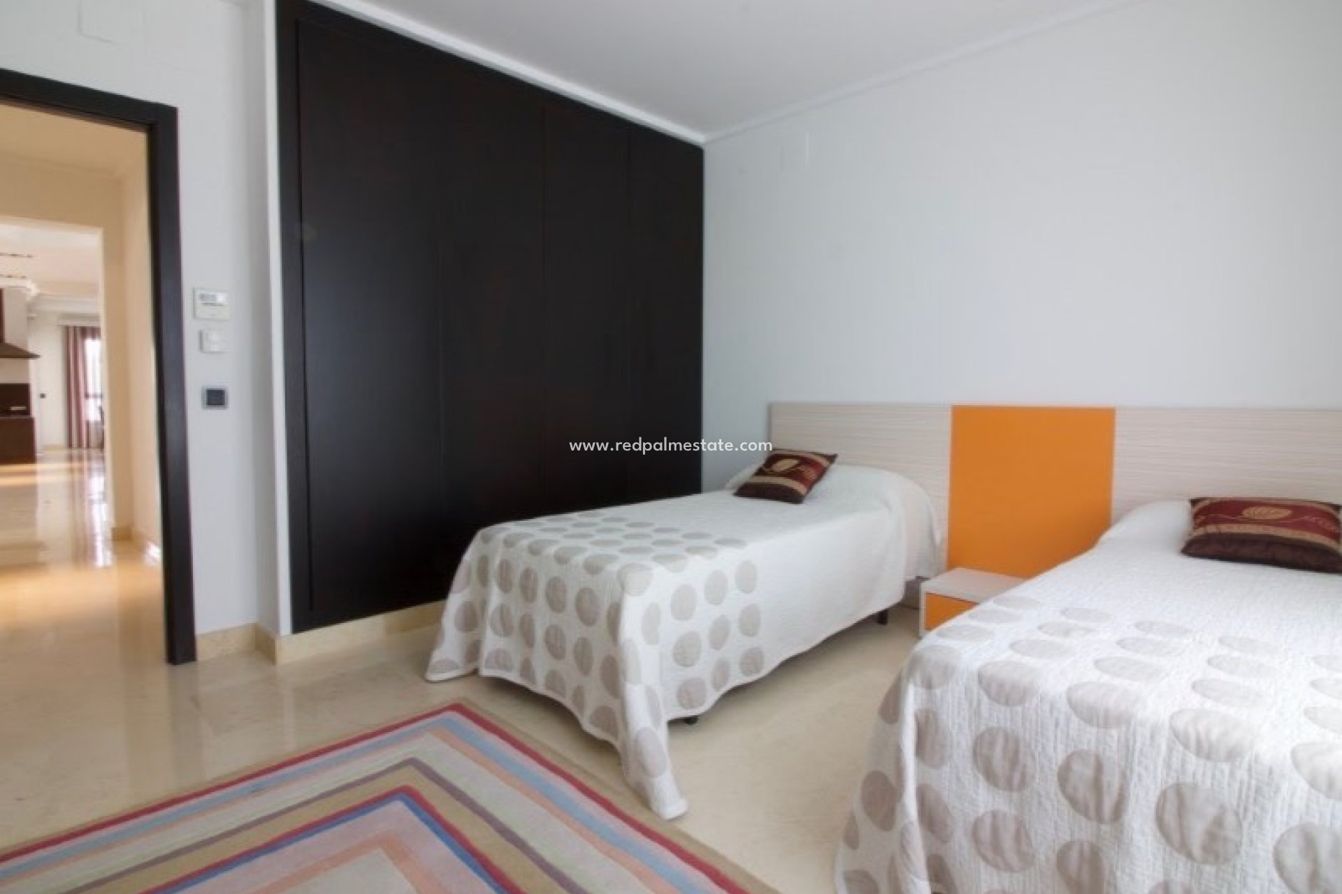 Resale - Villa -
Orihuela Costa - Inland