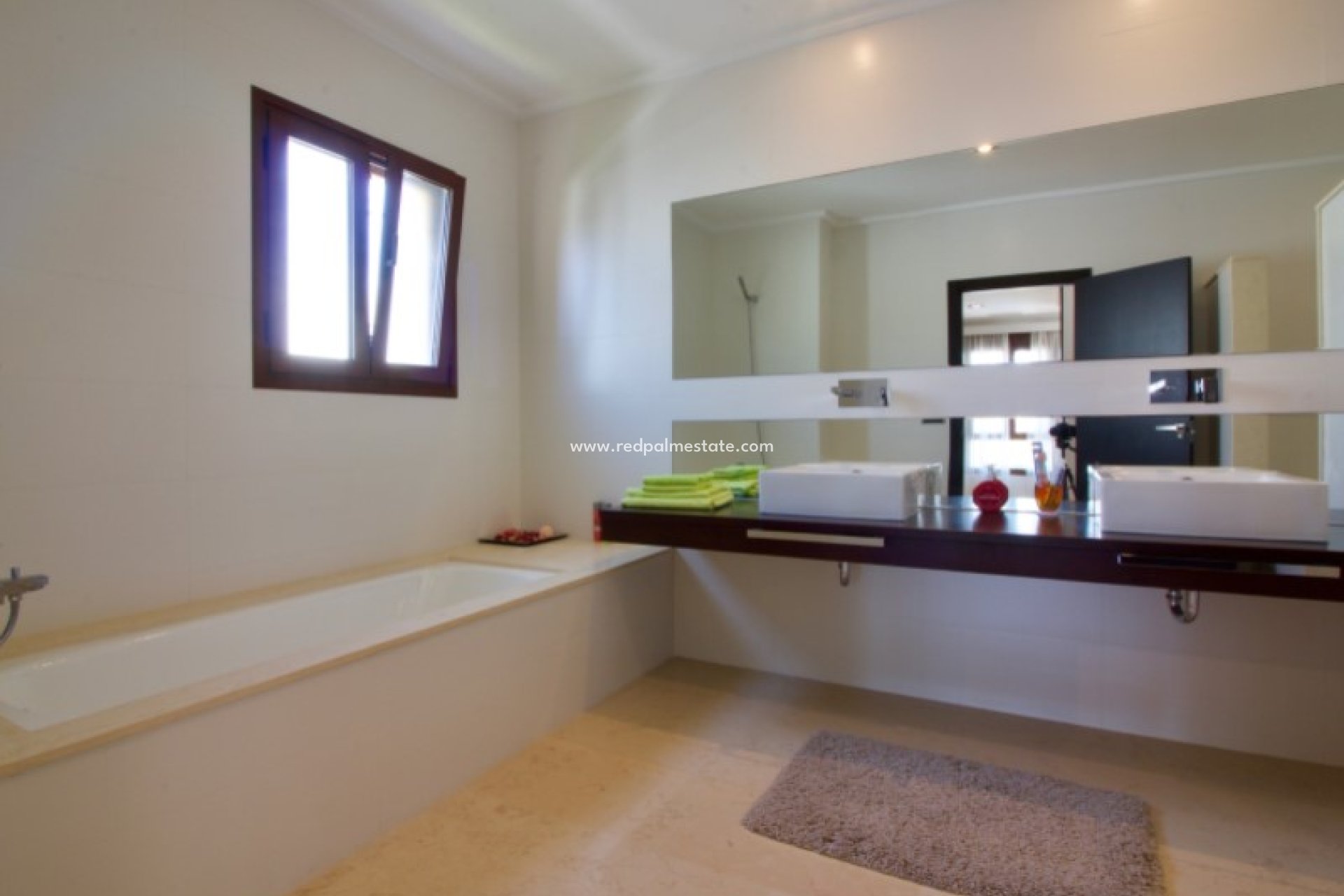 Resale - Villa -
Orihuela Costa - Inland