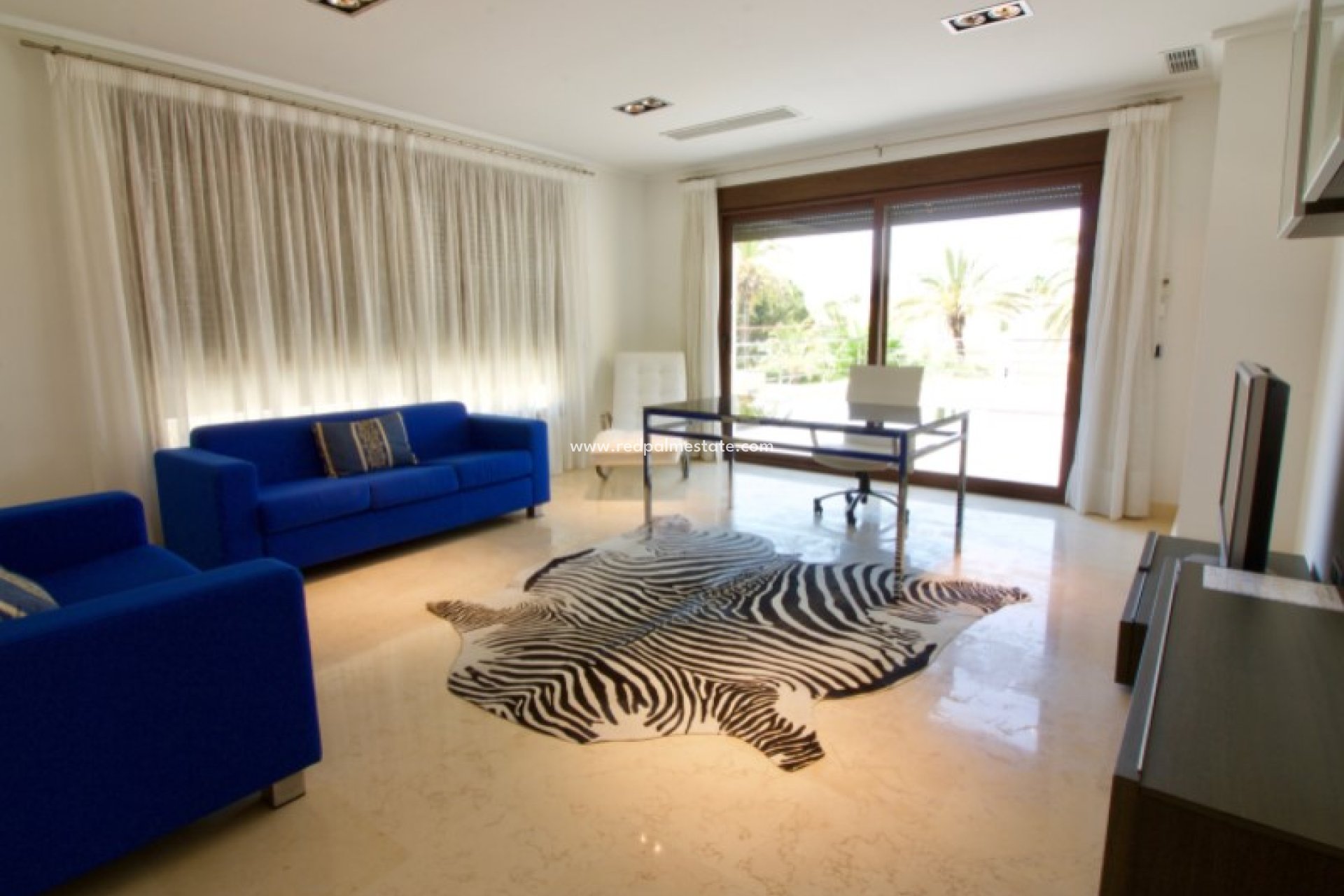 Resale - Villa -
Orihuela Costa - Inland