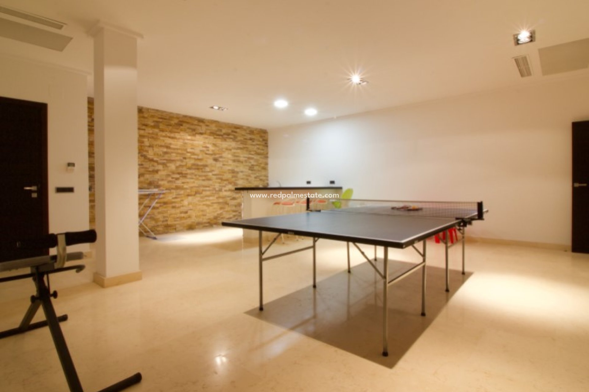 Resale - Villa -
Orihuela Costa - Inland