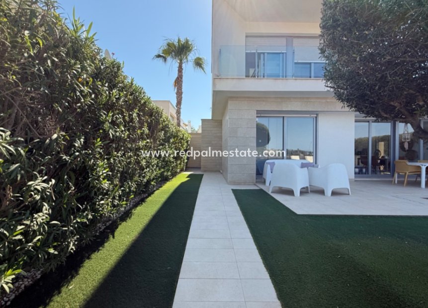 Resale - Villa -
Orihuela Costa - Inland