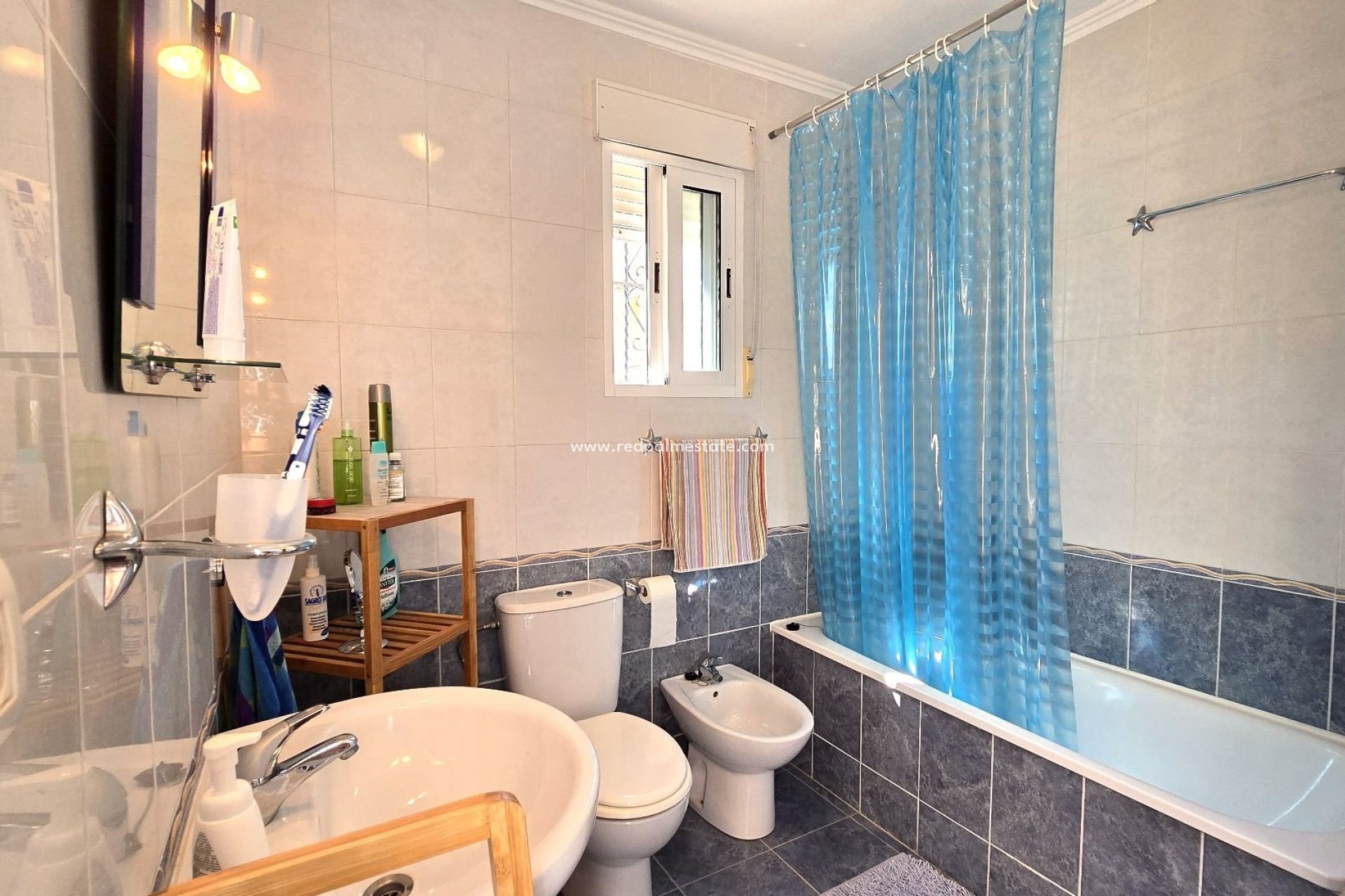 Resale - Villa -
Orihuela Costa - Inland