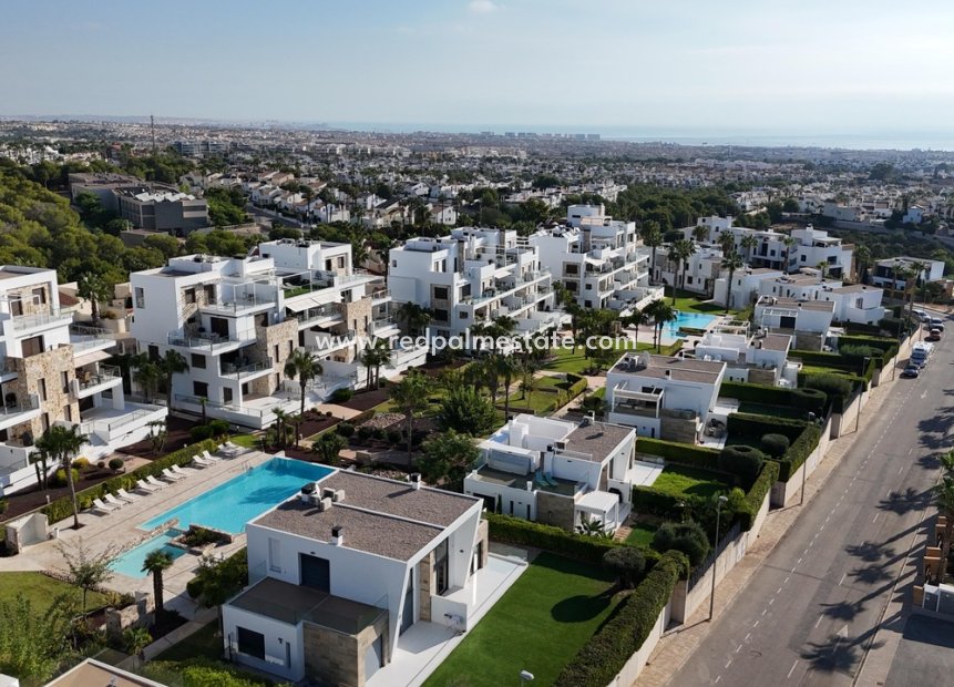Resale - Villa -
Orihuela Costa - Inland