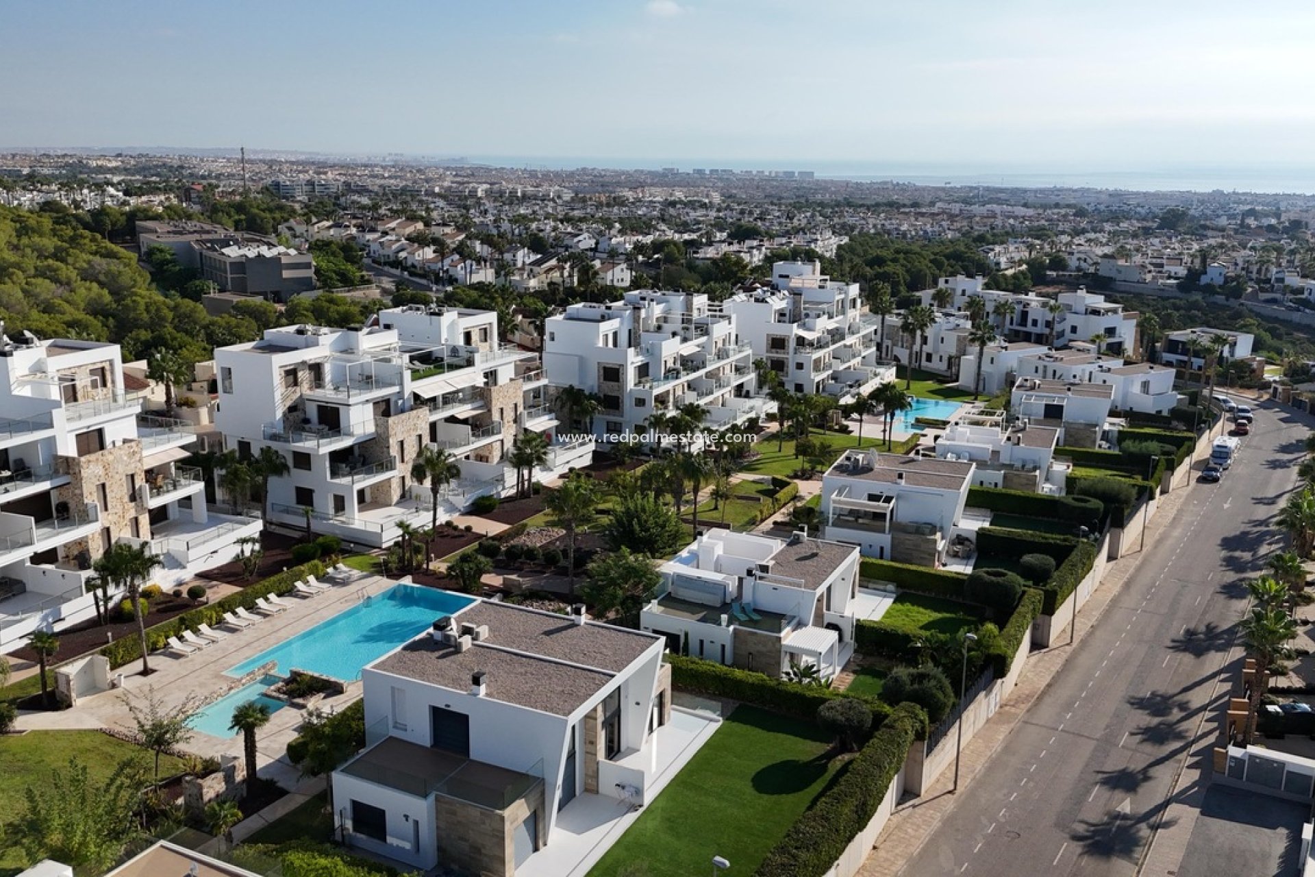 Resale - Villa -
Orihuela Costa - Inland